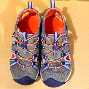 Pre owned Teva water shoes
